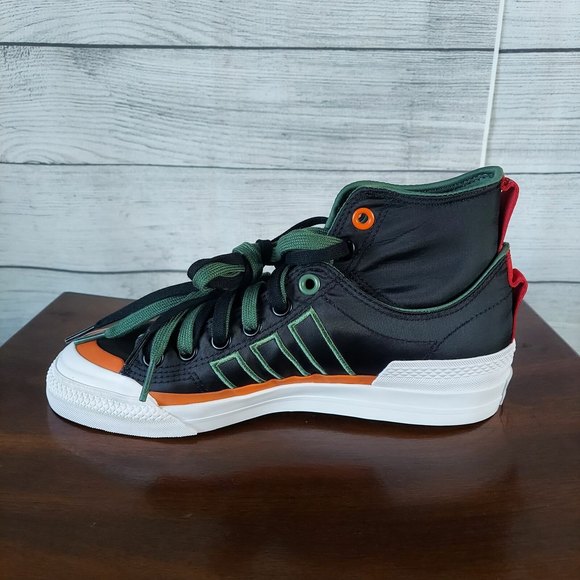 Athletic_Shoes